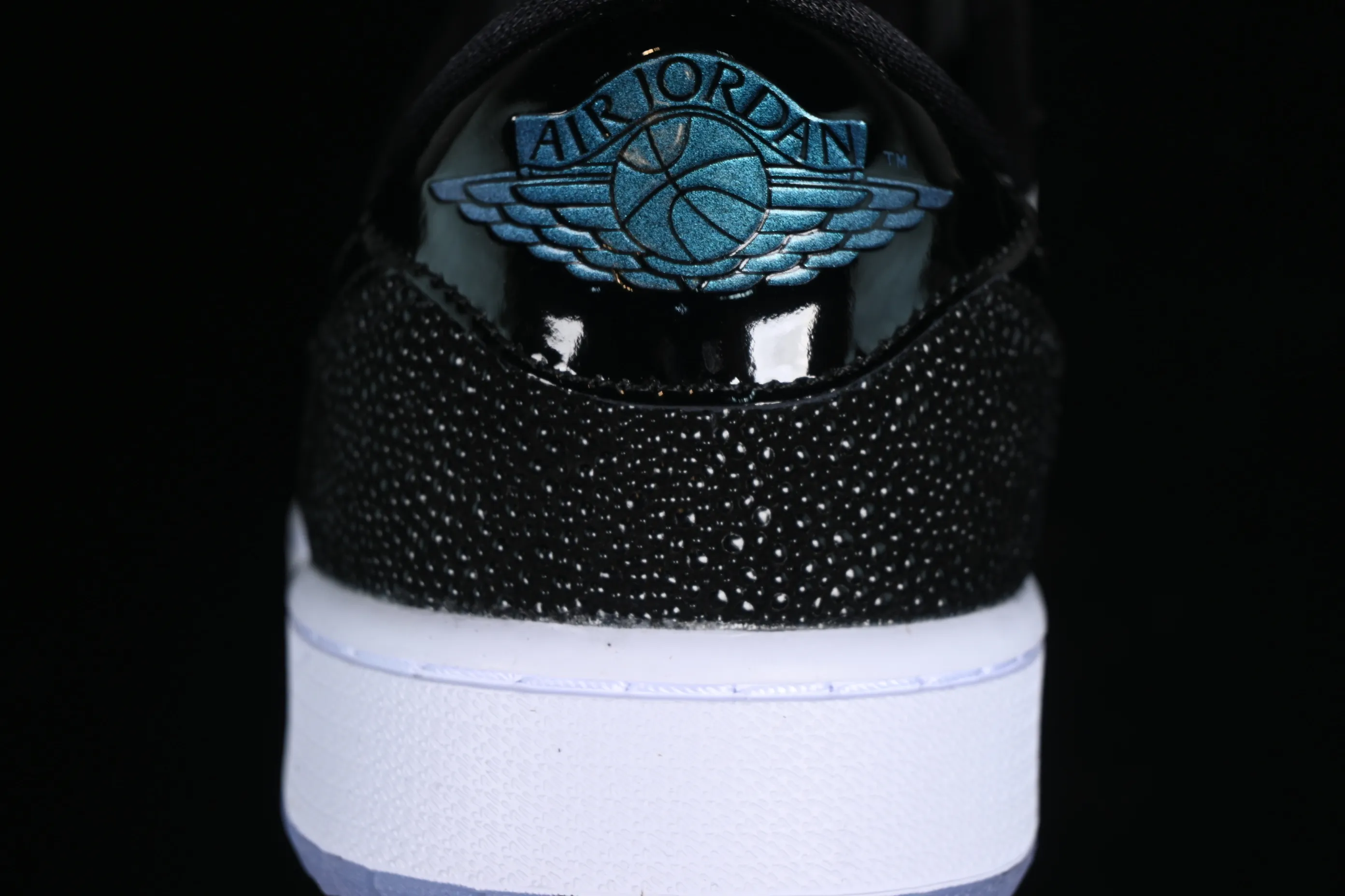 All categories Air Jordan Jordan series basketball shoes Air Jordan 1 Low G version pure original Air Jordan 1 Low Golf AJ1 Joe 1 new golf version laser patent leather black double hook FZ4159-100